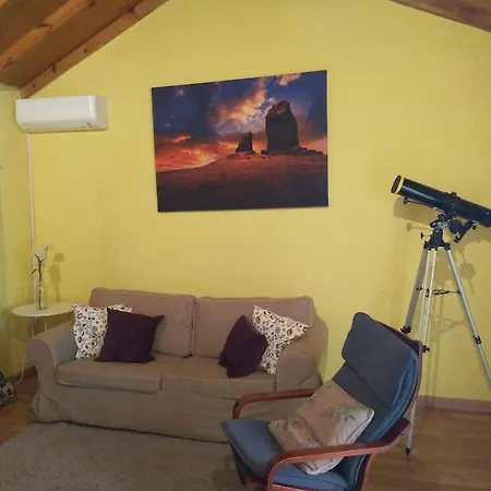 Casa Cueva El Pedregal بيت للعطل *