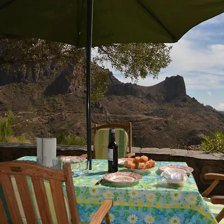 Casa Cueva El Pedregal بيت للعطل