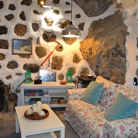 Casa Cueva El Pedregal *
