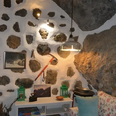 Casa Cueva El Pedregal *